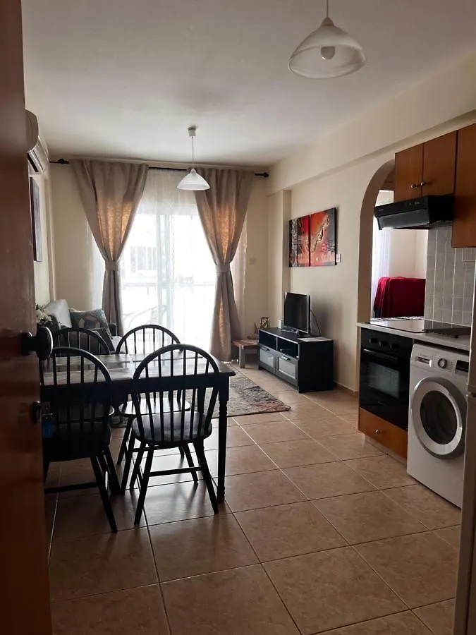 Makenzy Apartment Larnaca